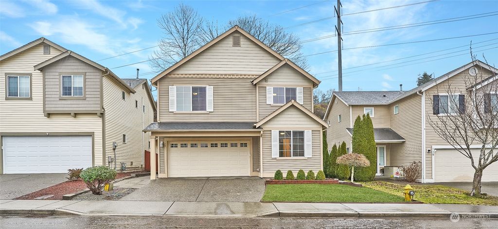 Photo of 124 Glennwood Pl NE Pl, Renton, WA 98056 (MLS # 2328845)