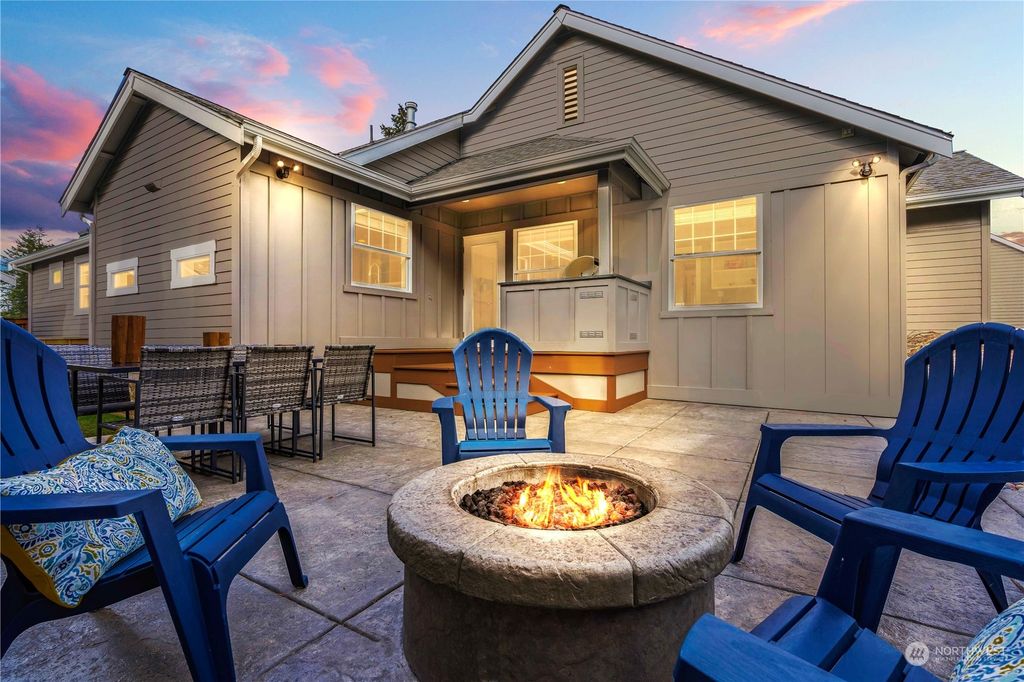 Photo of 7705 NE 167th Street, Kenmore, WA 98028 (MLS # 2036331)