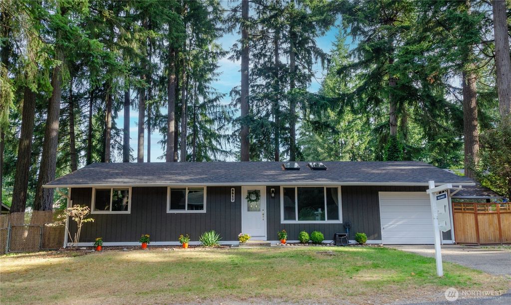 Photo of 5517 Huntwick Drive NW, Gig Harbor, WA 98335 (MLS # 2465727)