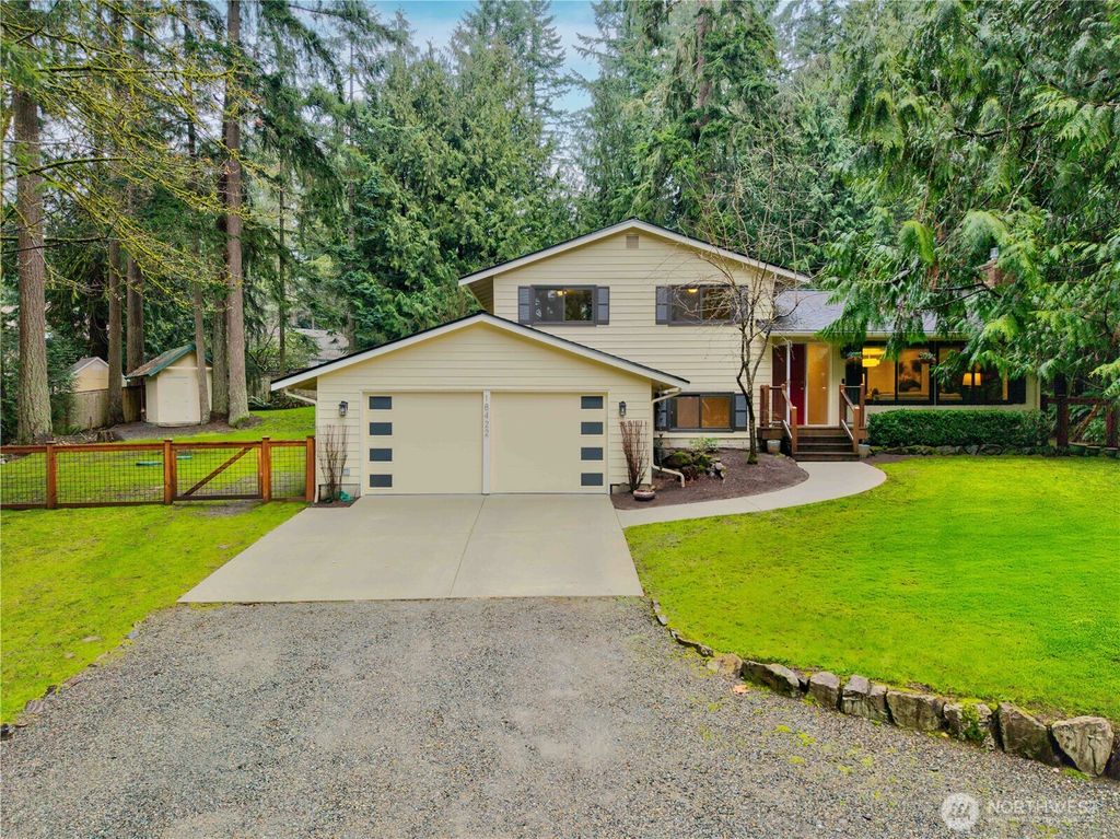 Photo of 18422 189th Avenue NE, Woodinville, WA 98077 (MLS # 2475652)