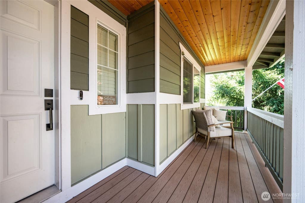 Photo of 3420 Barry Place, Mount Vernon, WA 98274 (MLS # 2561997)