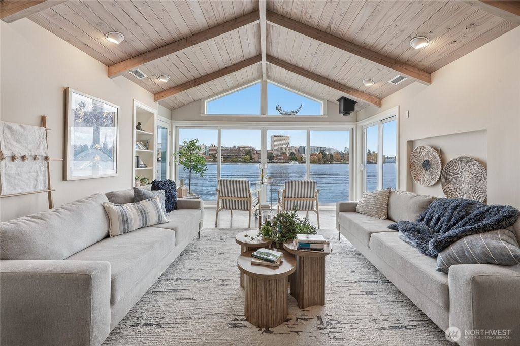 Photo of 1212 E Shelby St #5, Seattle, WA 98102 (MLS # 2455361)