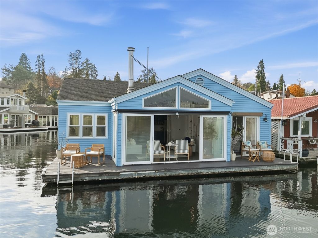 Photo of 1212 E Shelby St #5, Seattle, WA 98102 (MLS # 2455361)