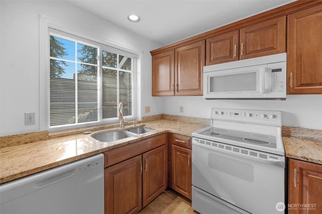 Photo of 11708 Admiralty Way #D, Everett, WA 98204 (MLS # 2558626)
