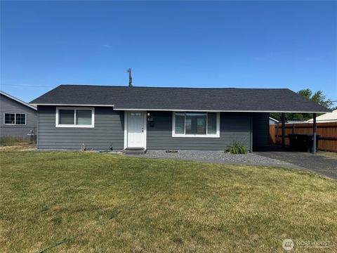 Photo of 610 S Grand Drive, Moses Lake, WA 98837 (MLS # 2528258)
