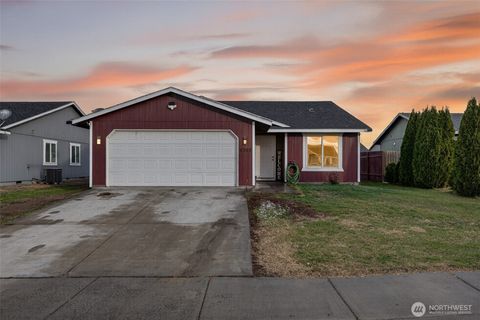 Photo of 1315 E Gemstone St, Othello, WA 99344 (MLS # 2459858)