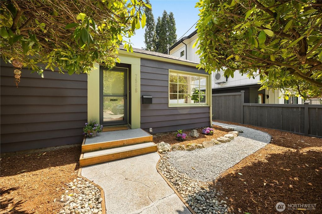 Photo of 7508 31st Avenue NE, Seattle, WA 98115 (MLS # 2395921)
