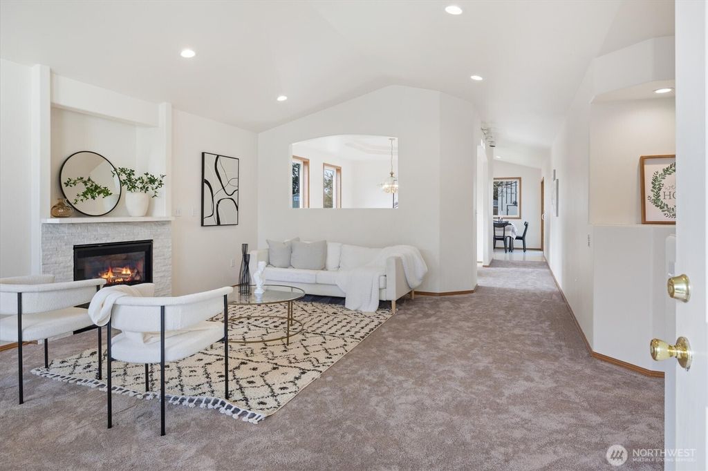 Photo of 1901 N Court SE, Auburn, WA 98002 (MLS # 2499652)