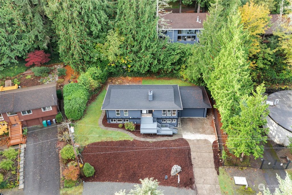 Photo of 750 Highwood Drive SW, Issaquah, WA 98027 (MLS # 2159716)