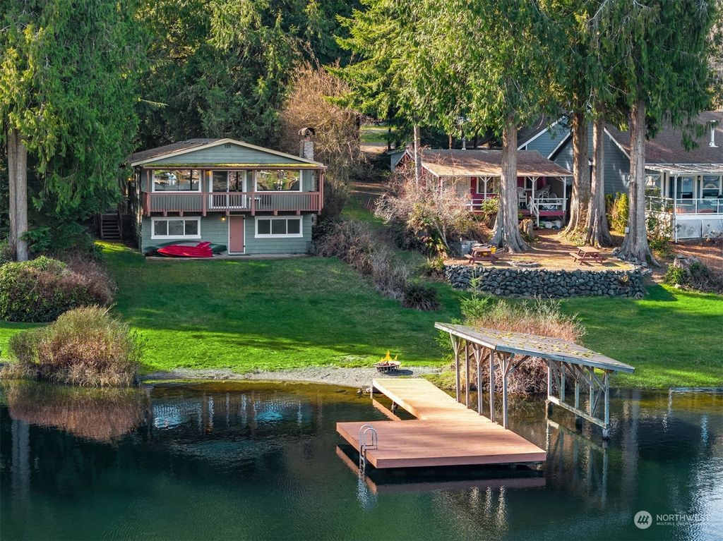 Photo of 2631 SW LAKE ROESIGER Road, Snohomish, WA 98290 (MLS # 2212038)