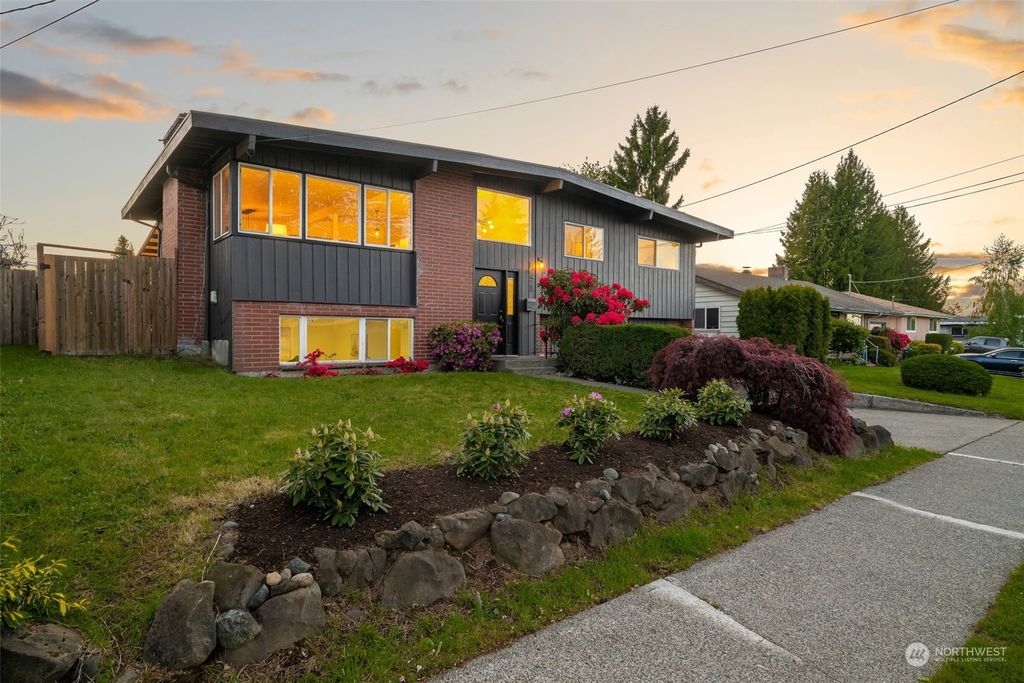 Photo of 10423 60th Avenue S, Seattle, WA 98178 (MLS # 2231614)