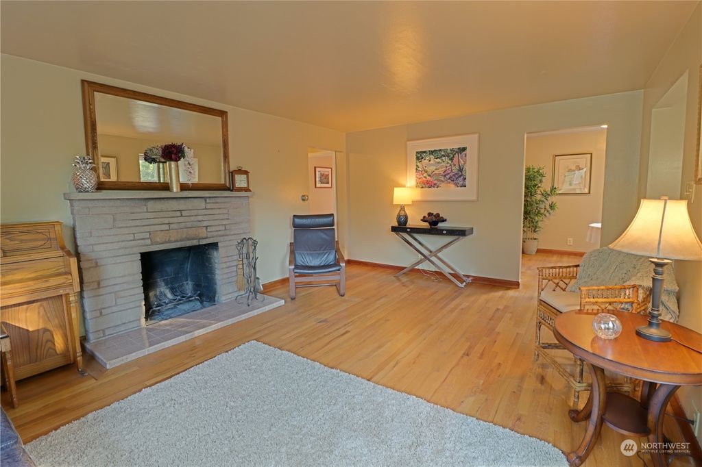 Photo of 8214 35th Avenue SW, Seattle, WA 98126 (MLS # 1994240)