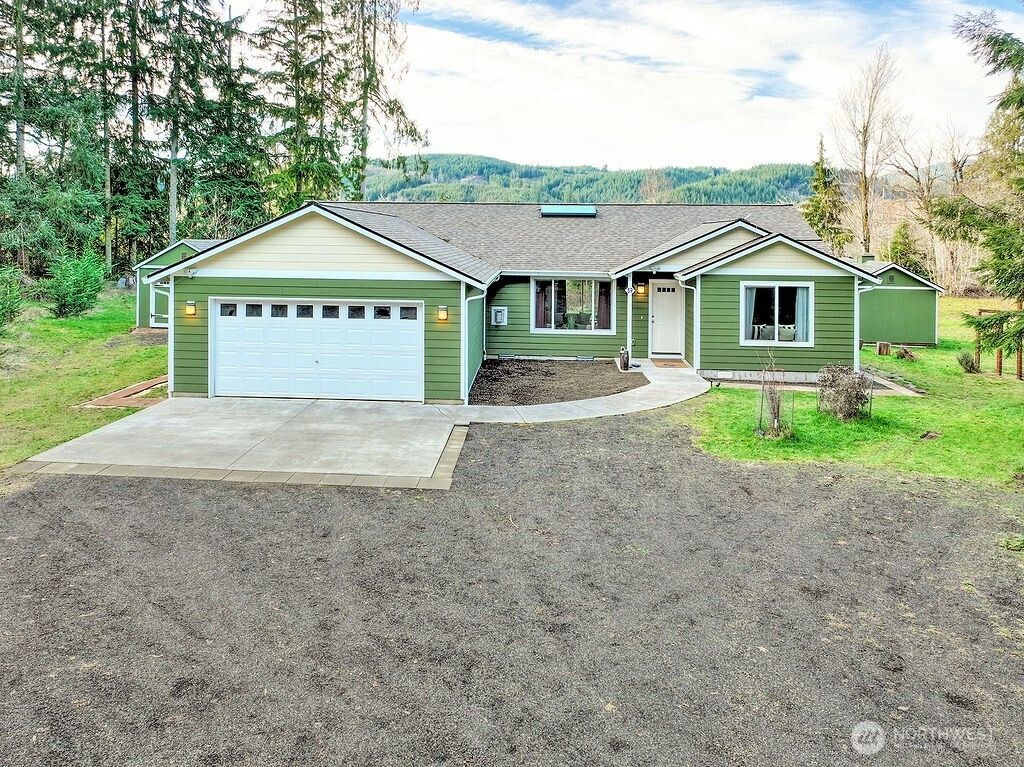 Photo of 59 Spruce Place, Cathlamet, WA 98612 (MLS # 2477597)