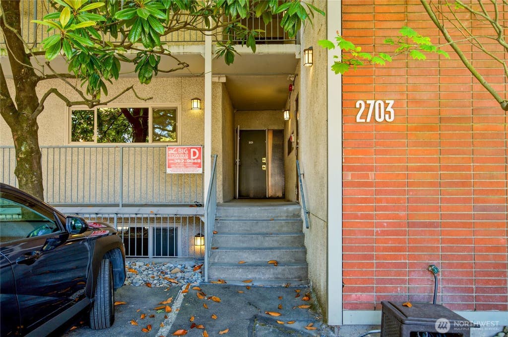 Photo of 2703 Boylston Ave E #201 AVE, Seattle, WA 98102 (MLS # 2545920)