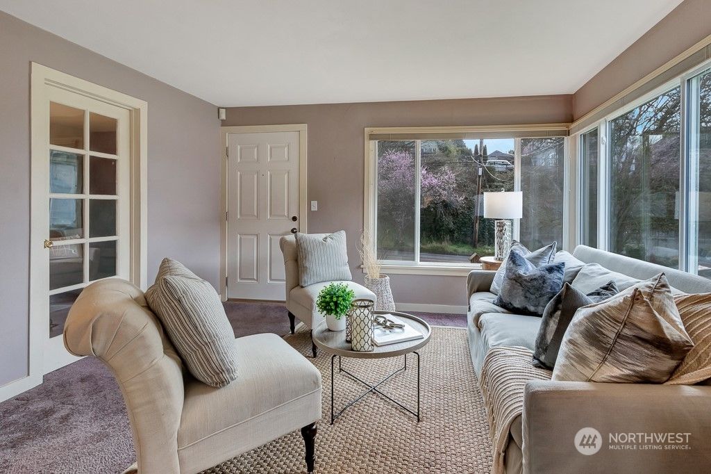 Photo of 4019 38th Avenue S, Seattle, WA 98118 (MLS # 2044945)