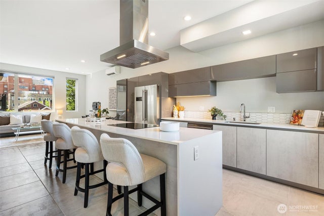 305 17th Avenue E, Seattle