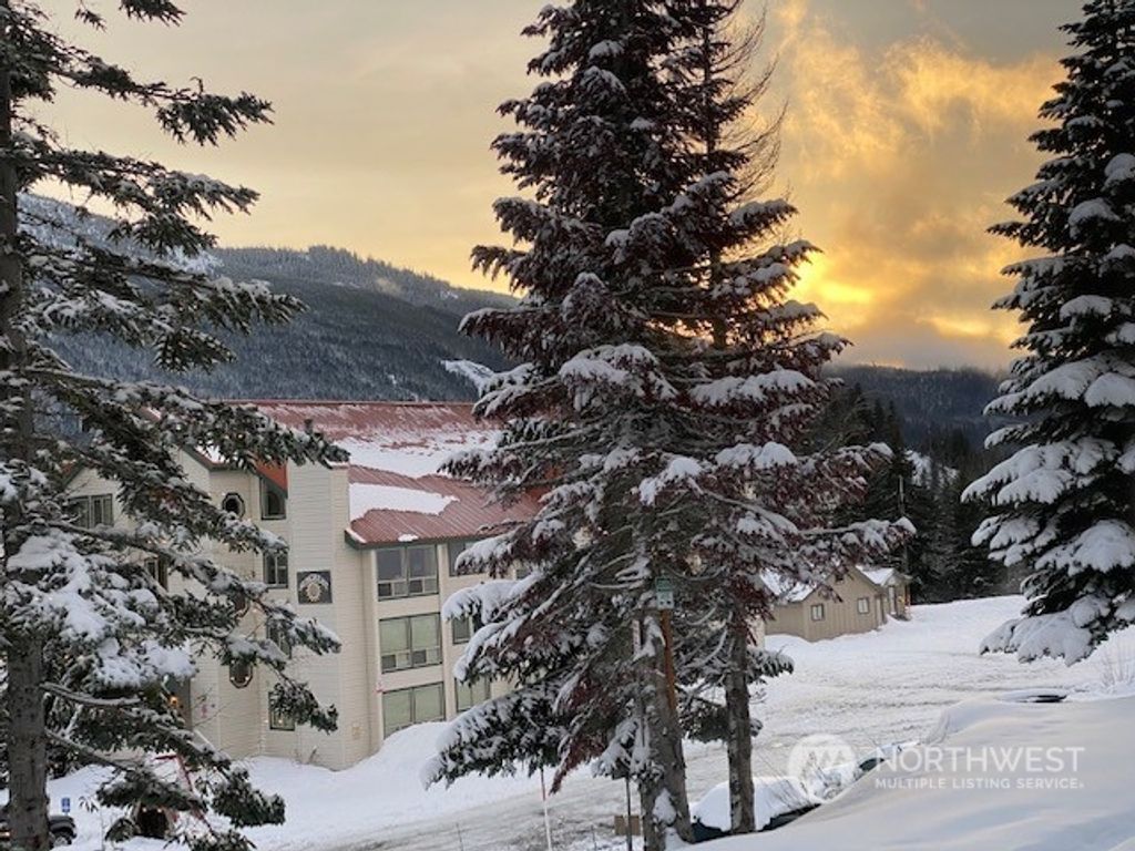 Photo of 223 E Hyak Drive #607, Snoqualmie Pass, WA 98068 (MLS # 2043522)