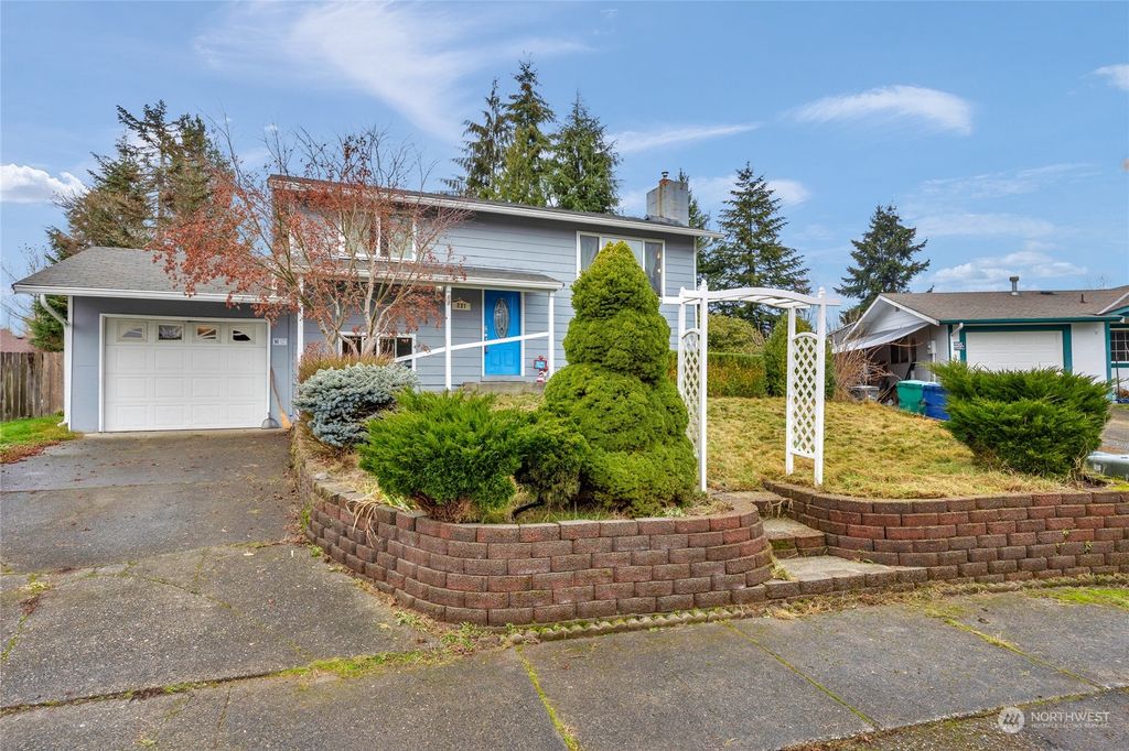 Photo of 227 Belmark Avenue, Granite Falls, WA 98252 (MLS # 2317274)