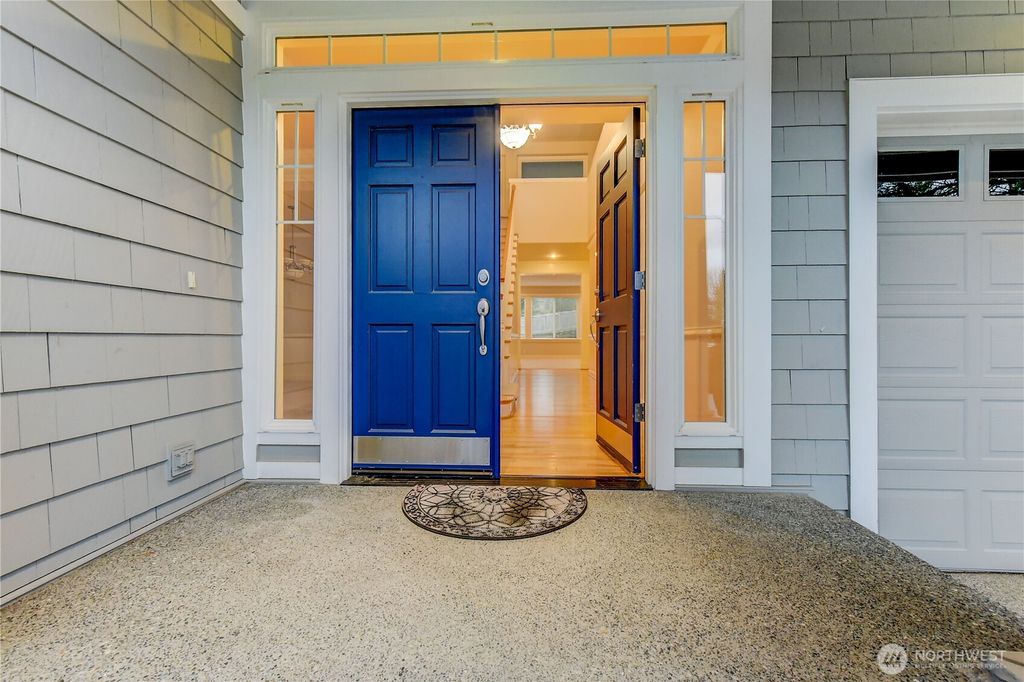 Photo of 4604 230th Terrace SE, Sammamish, WA 98075 (MLS # 2467115)