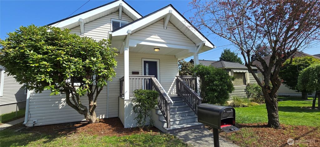Photo of 536 Morris Avenue S, Renton, WA 98057 (MLS # 2361552)