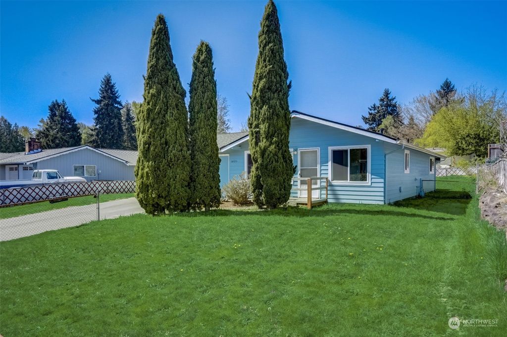 Photo of 31725 6th ave s Ave, Federal Way, WA 98003 (MLS # 2228484)