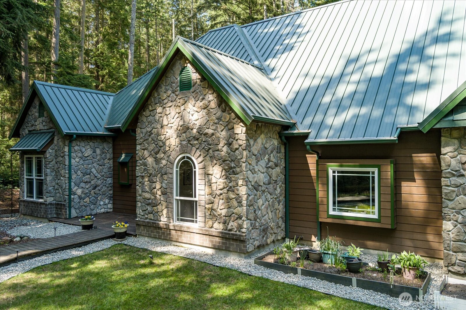 1059 Evergreen Lane
