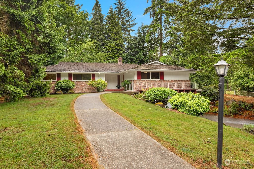 Photo of 18912 46th Avenue NE, Lake Forest Park, WA 98155 (MLS # 2242777)
