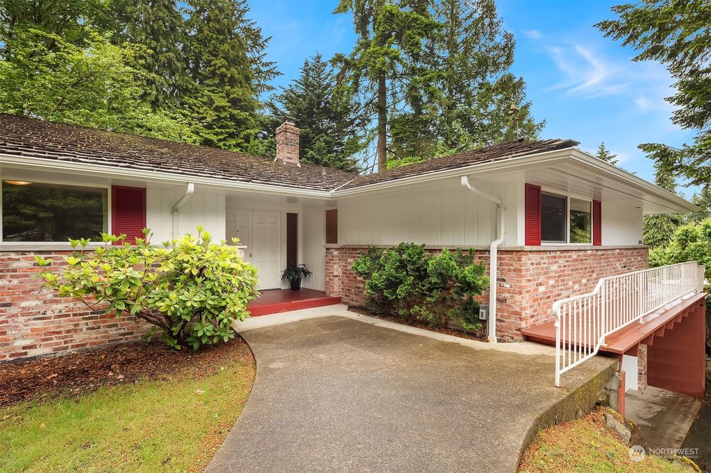 Photo of 18912 46th Avenue NE, Lake Forest Park, WA 98155 (MLS # 2242777)