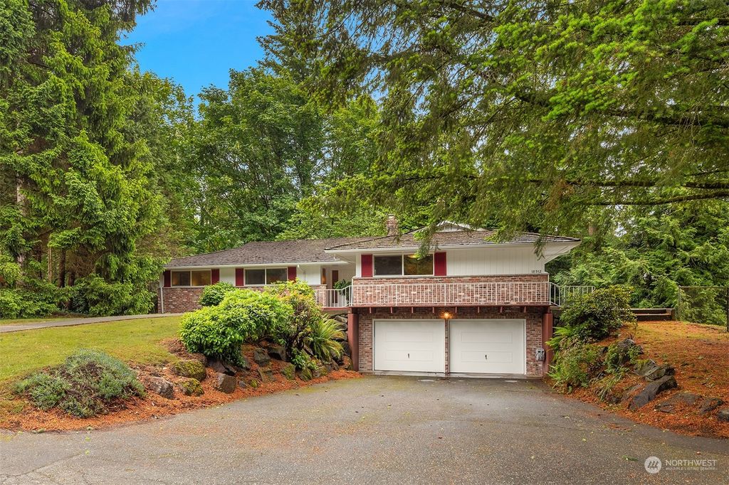 Photo of 18912 46th Avenue NE, Lake Forest Park, WA 98155 (MLS # 2242777)