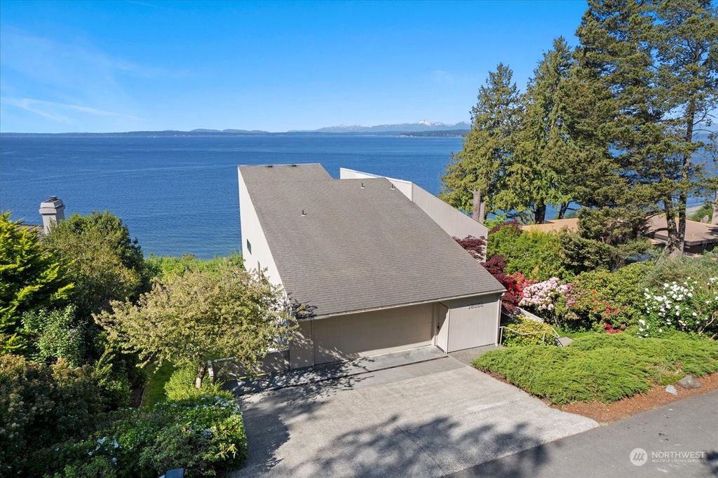 Photo of 18355 17th Place NW, Shoreline, WA 98177 (MLS # 2068469)