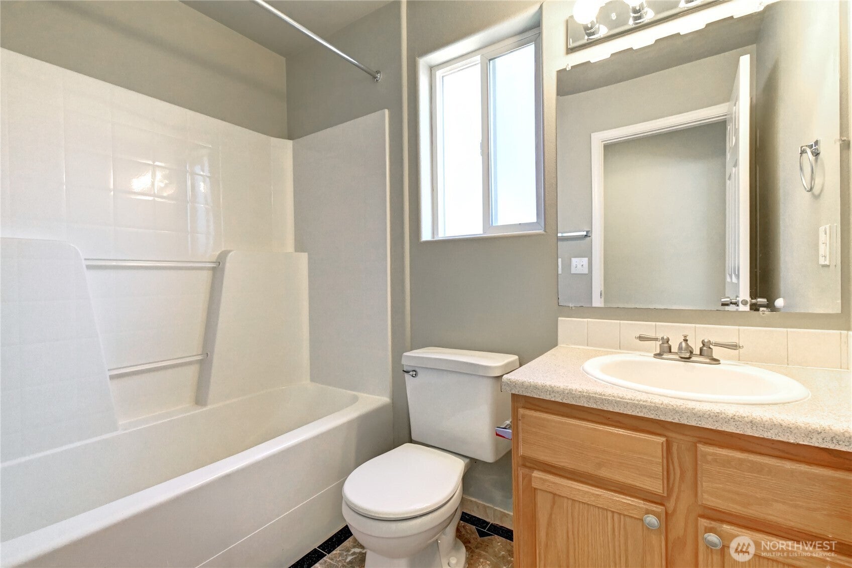 1608 E 66th