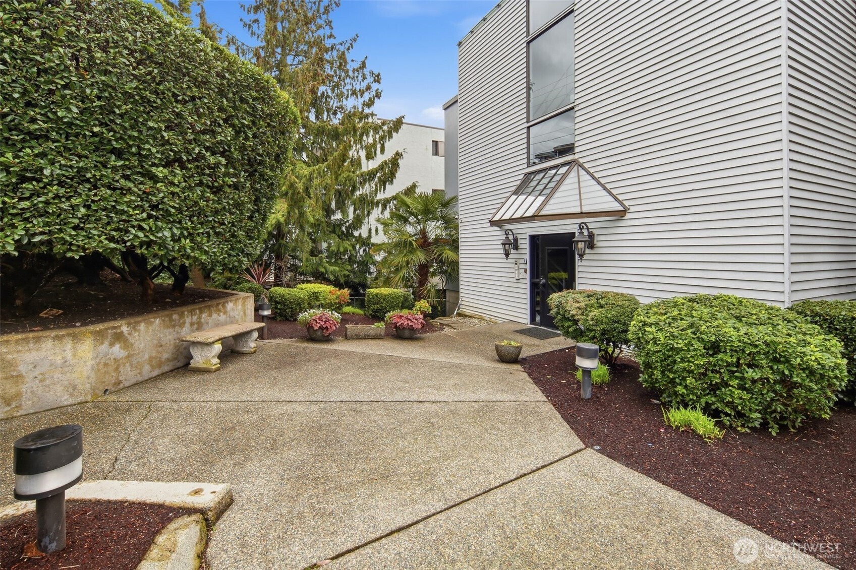 22211 Cliff Avenue S 104