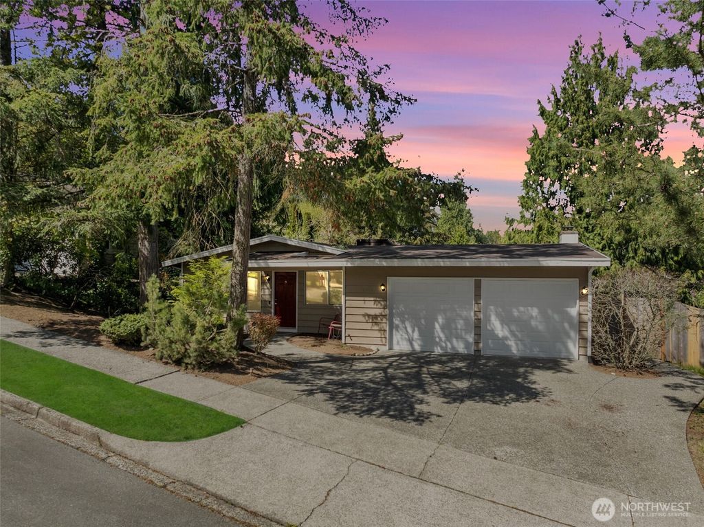 Photo of 16128 NE 57th Street, Redmond, WA 98052 (MLS # 2361237)