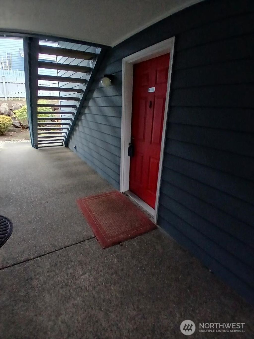 Photo of 16817 Larch Way #B101, Everett, WA 98037 (MLS # 2476009)