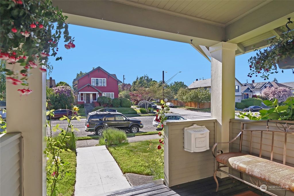 Photo of 2203 Rockefeller Avenue, Everett, WA 98201 (MLS # 2077708)