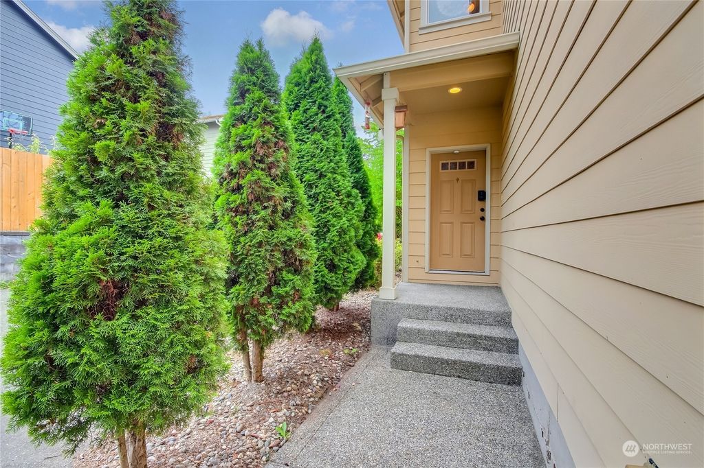 Photo of 1204 139th Place SW, Lynnwood, WA 98087 (MLS # 2261821)