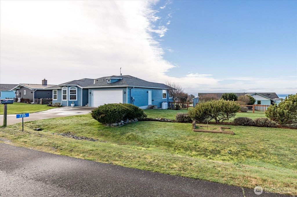 Photo of 735 La Palabra Street, Coupeville, WA 98239 (MLS # 2478670)