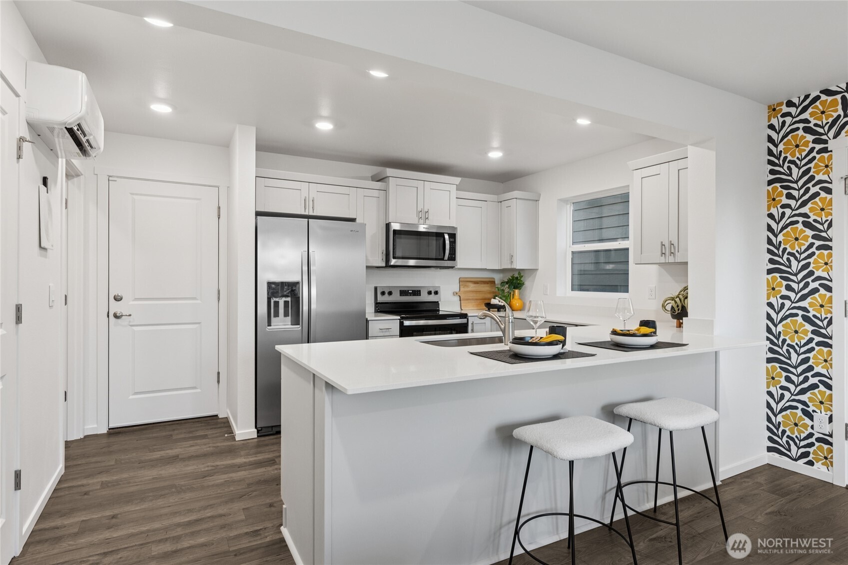 200 Cremini Loop SE 68