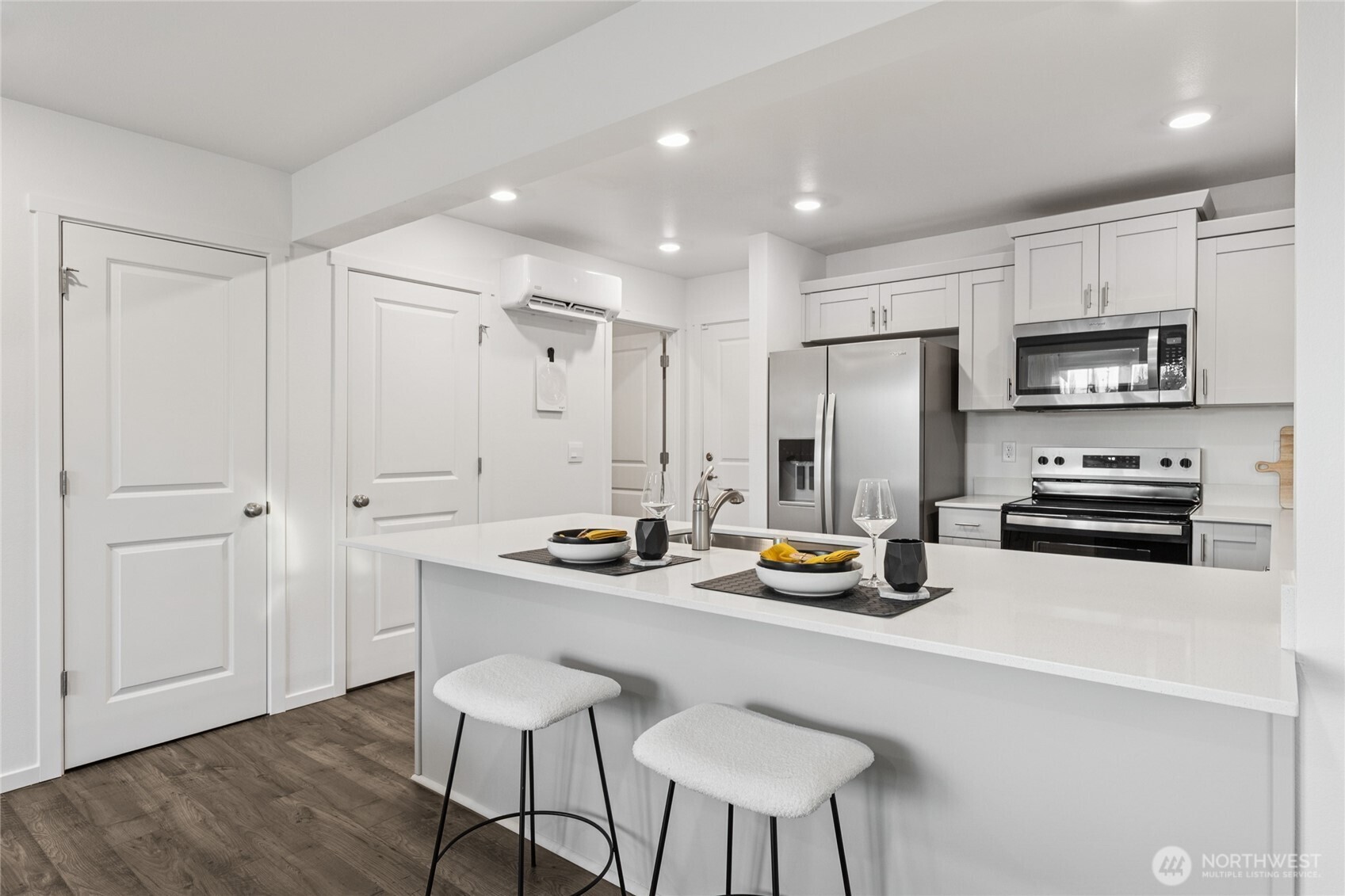 200 Cremini Loop SE 68