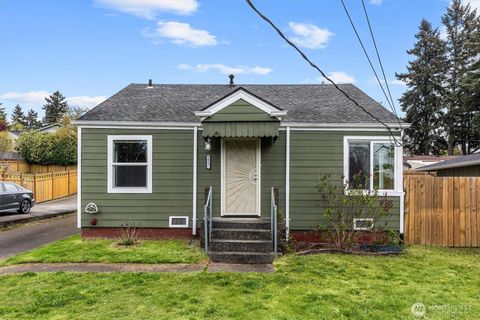 Photo of 9055 Yakima Avenue, Tacoma, WA 98444 (MLS # 2511995)