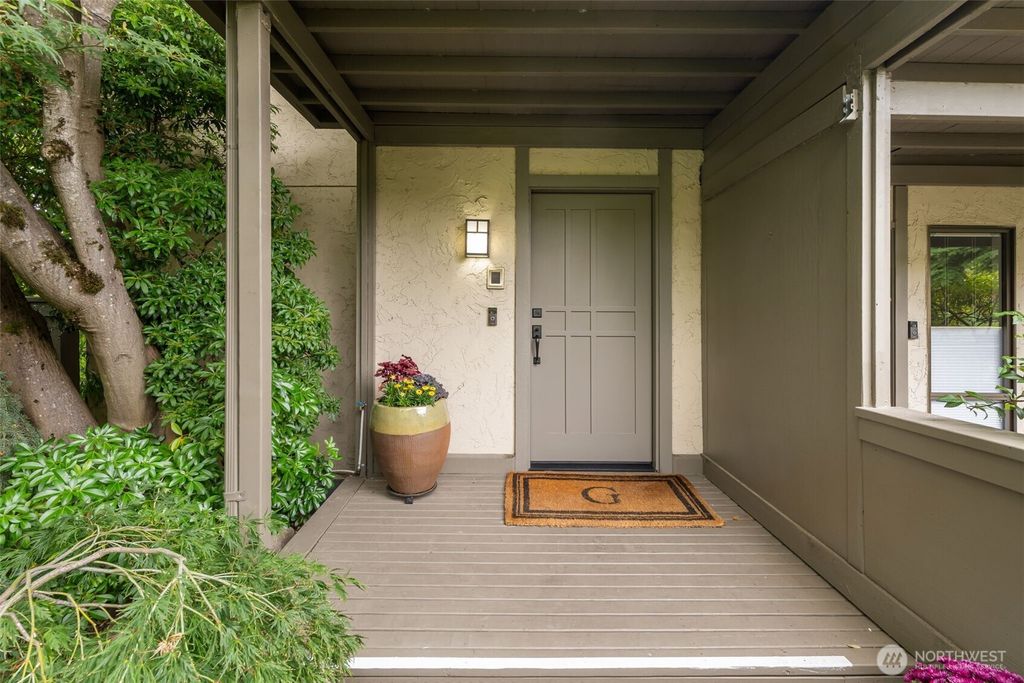 Photo of 6570 Park Point Way NE, Seattle, WA 98115 (MLS # 2433799)