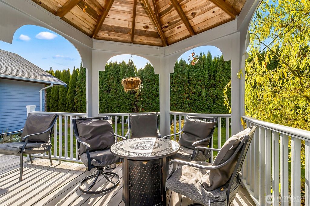 Photo of 6611 78th Place NE, Marysville, WA 98270 (MLS # 2454415)