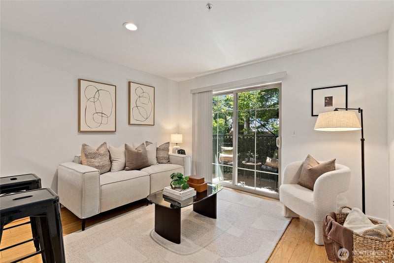 700 E Denny Way 206