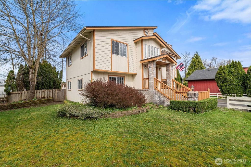 Photo of 13218 45th Avenue NE, Marysville, WA 98271 (MLS # 2352305)