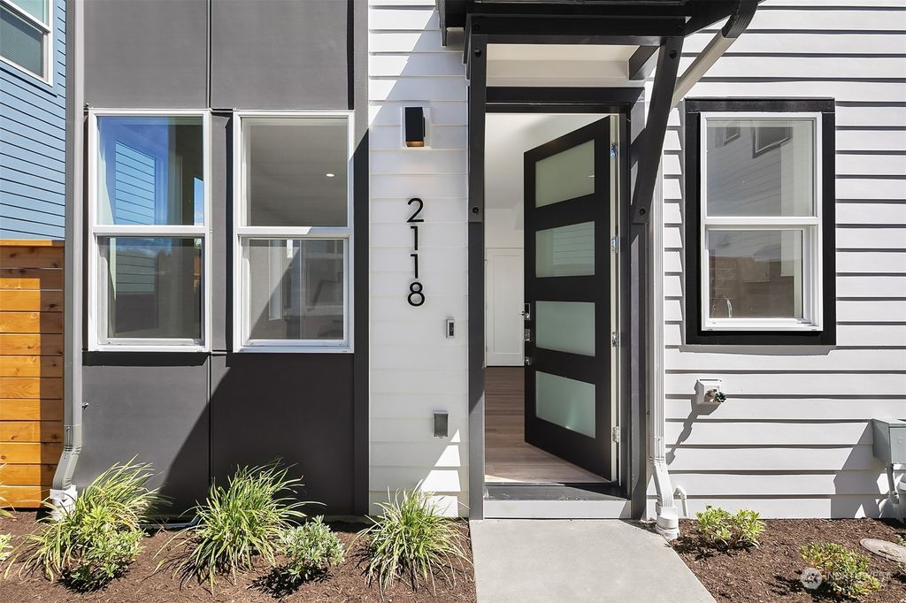 Photo of 2118 S Bayview Street, Seattle, WA 98144 (MLS # 2160376)