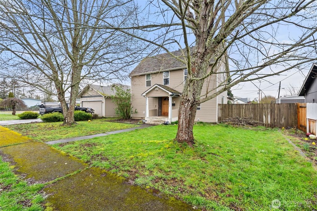 Photo of 1024 H Street, Centralia, WA 98531 (MLS # 2495691)