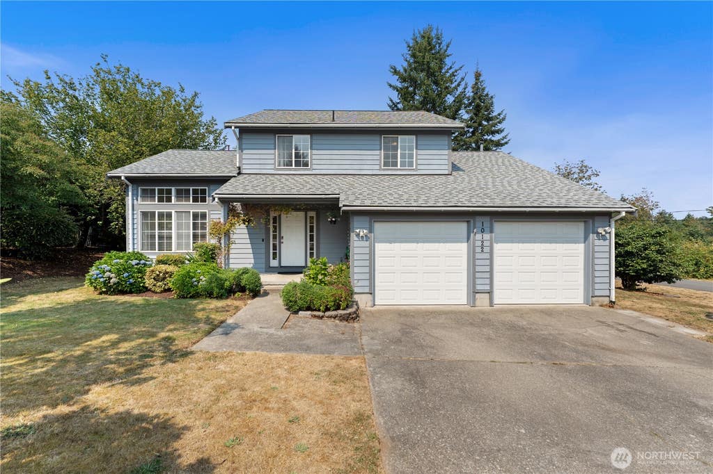 Photo of 10122 SE 268th Street, Kent, WA 98030 (MLS # 2569855)