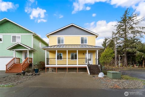 4 Drake Lane Pacific Beach WA 98571