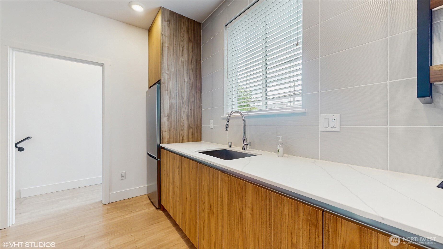 Seattle, Washington 98122, United States, 3 Bedrooms Bedrooms, ,3 BathroomsBathrooms,Residential,Active,138688