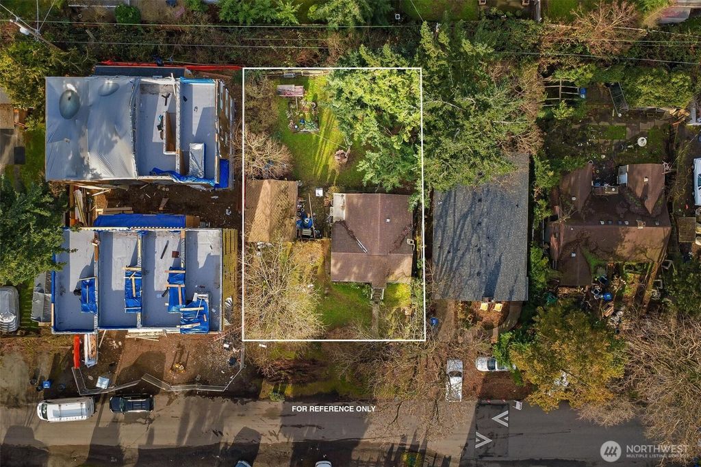 Photo of 934 N 101st Street, Seattle, WA 98133 (MLS # 2464418)